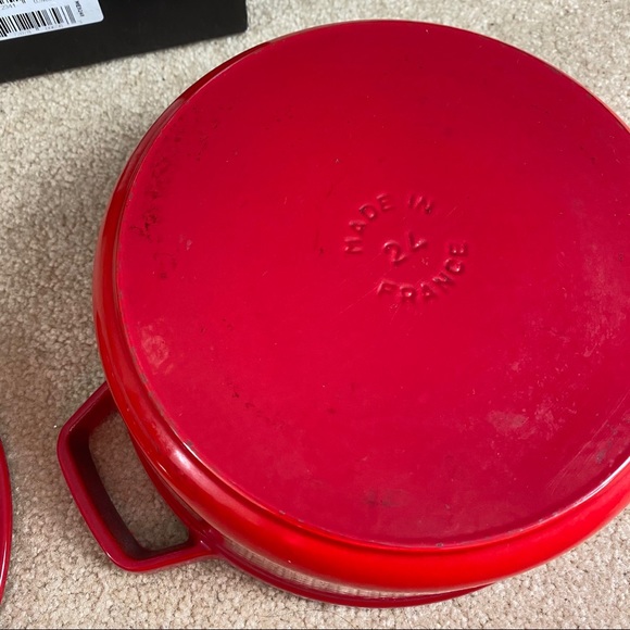 Staub cast iron 4qt red 24cm - Picture 6 of 11